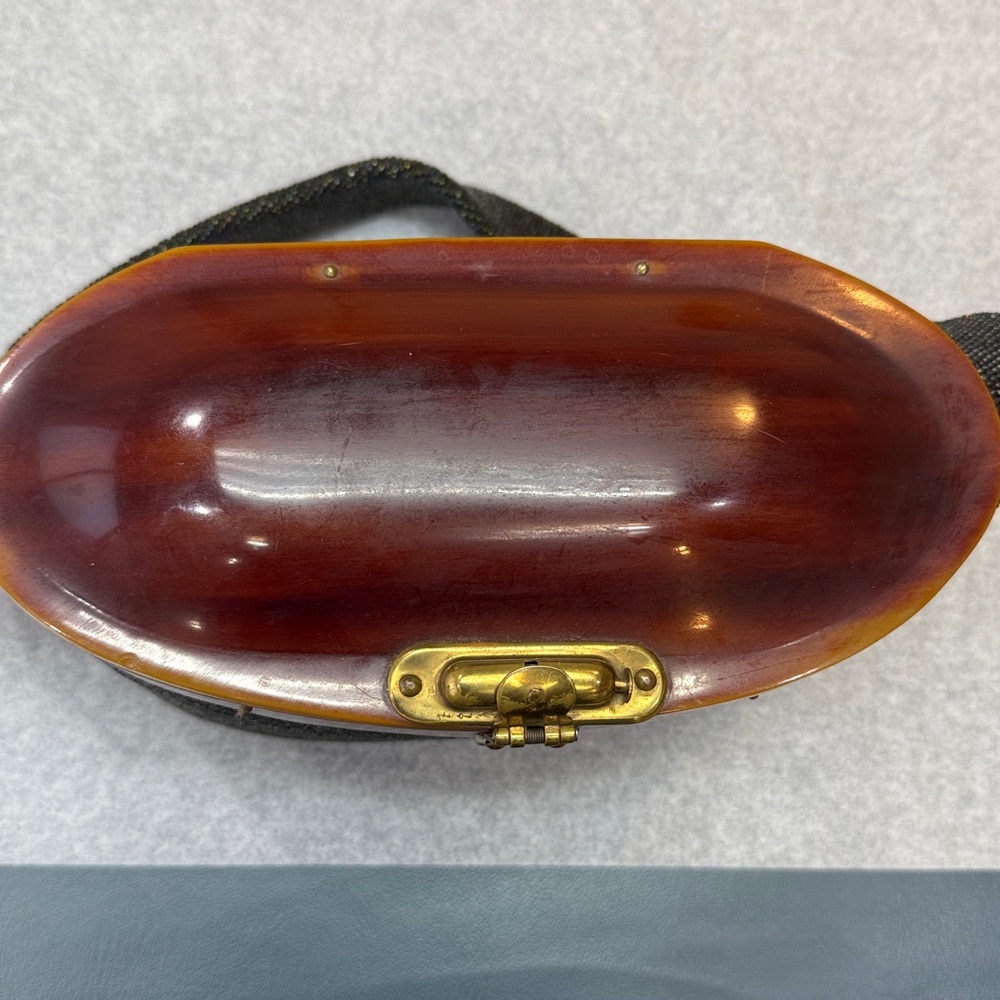 Vintage Bakelite box purse - Picture 3 of 15
